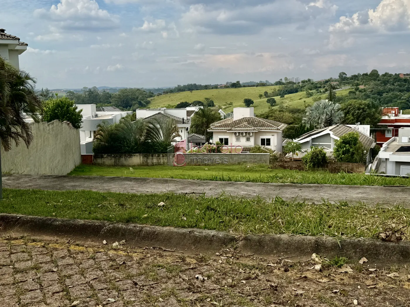 TERRENO À VENDA NO CONDOMÍNIO RESERVA DA SERRA EM JUNDIAÍ/SP