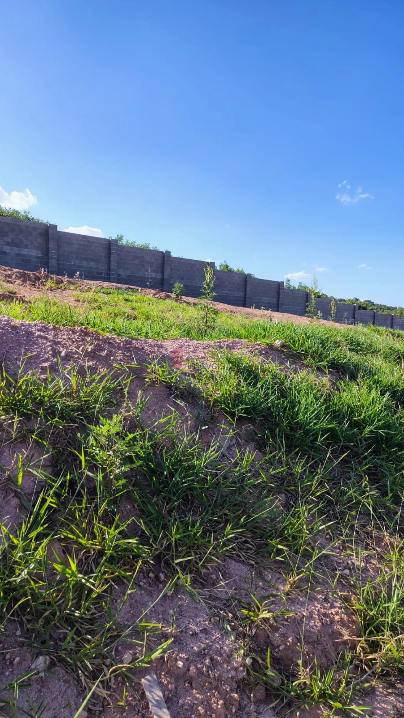TERRENO À VENDA NO CONDOMÍNIO RESERVA DOS LAGOS – BAIRRO CORRUPIRA – JUNDIAÍ/SP