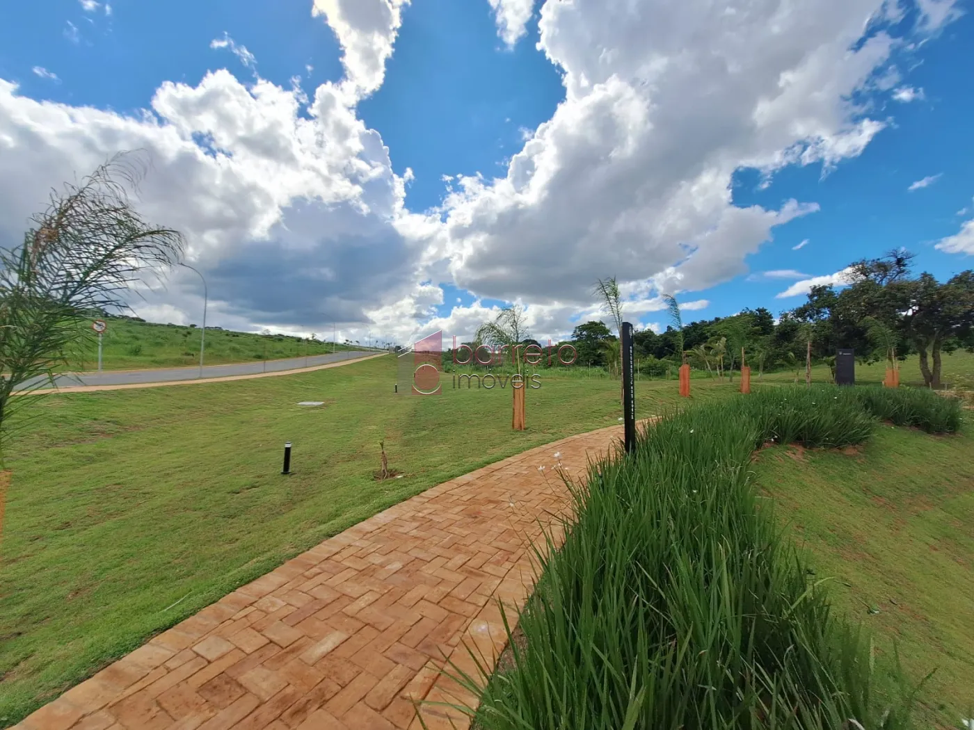 TERRENO À VENDA NO CONDOMÍNIO VILLAGGIO ENGORDADOURO EM JUNDIAÍ/SP