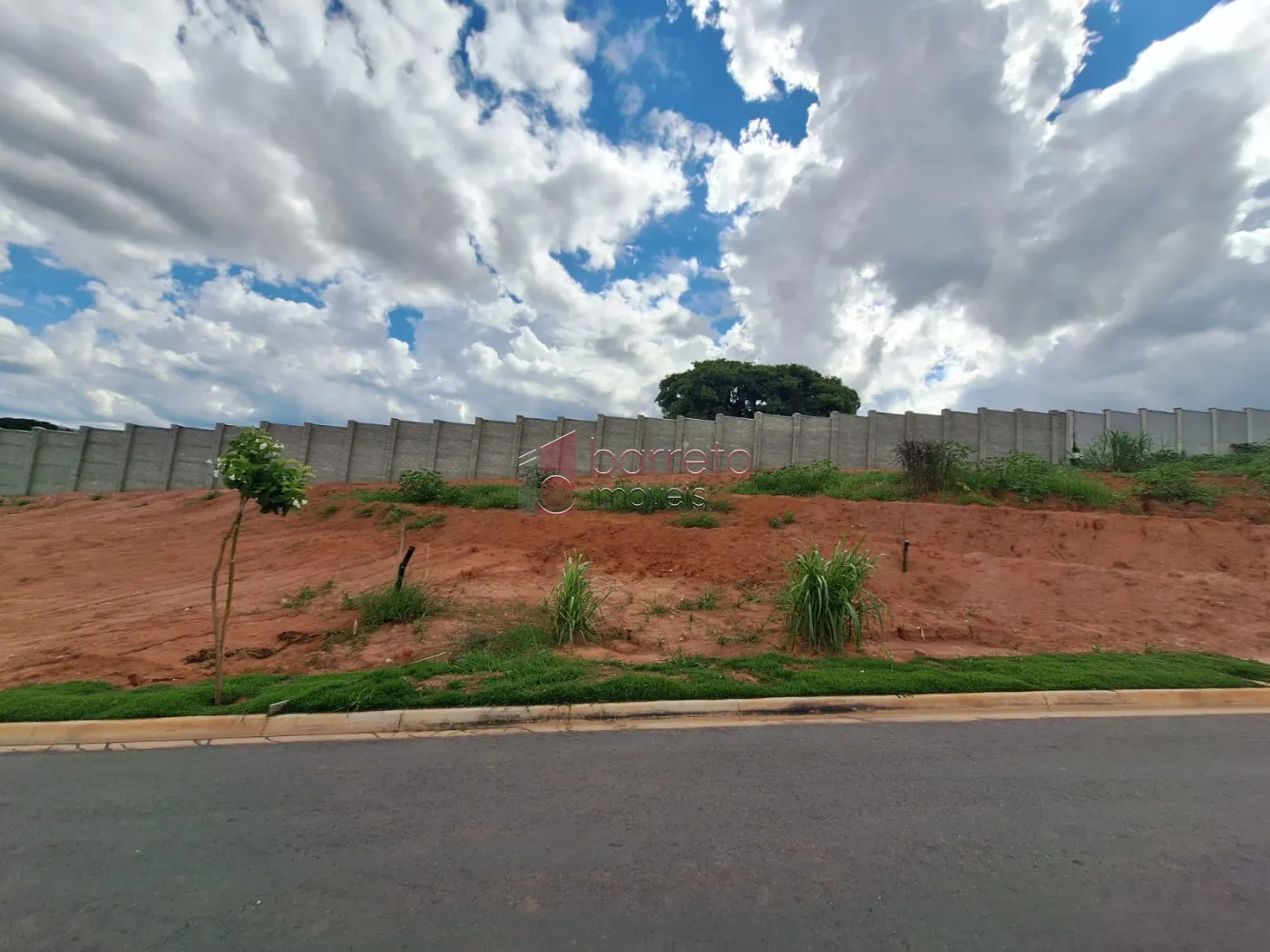 TERRENO À VENDA NO CONDOMÍNIO VILLAGGIO ENGORDADOURO EM JUNDIAÍ/SP