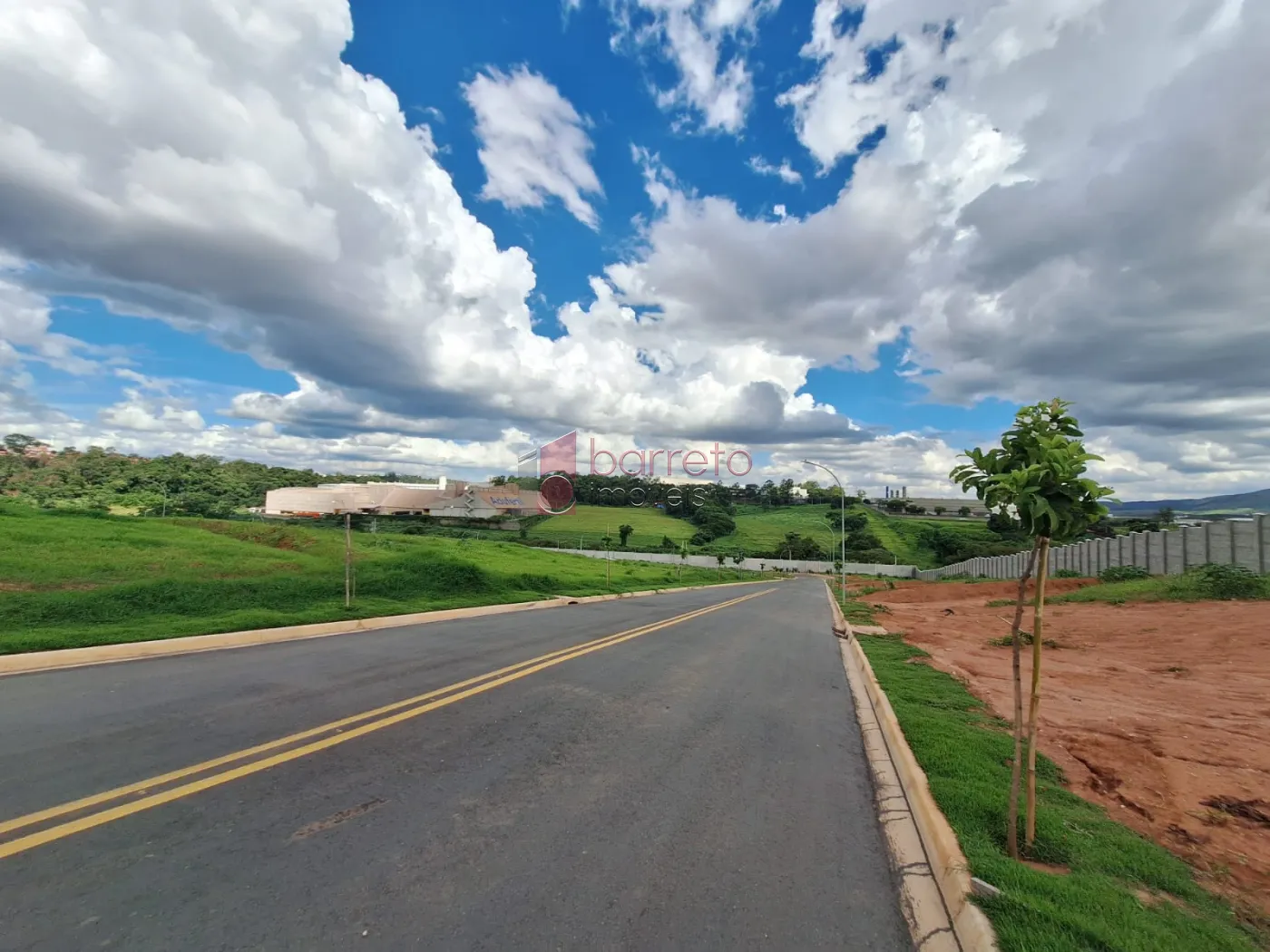 TERRENO À VENDA NO CONDOMÍNIO VILLAGGIO ENGORDADOURO EM JUNDIAÍ/SP