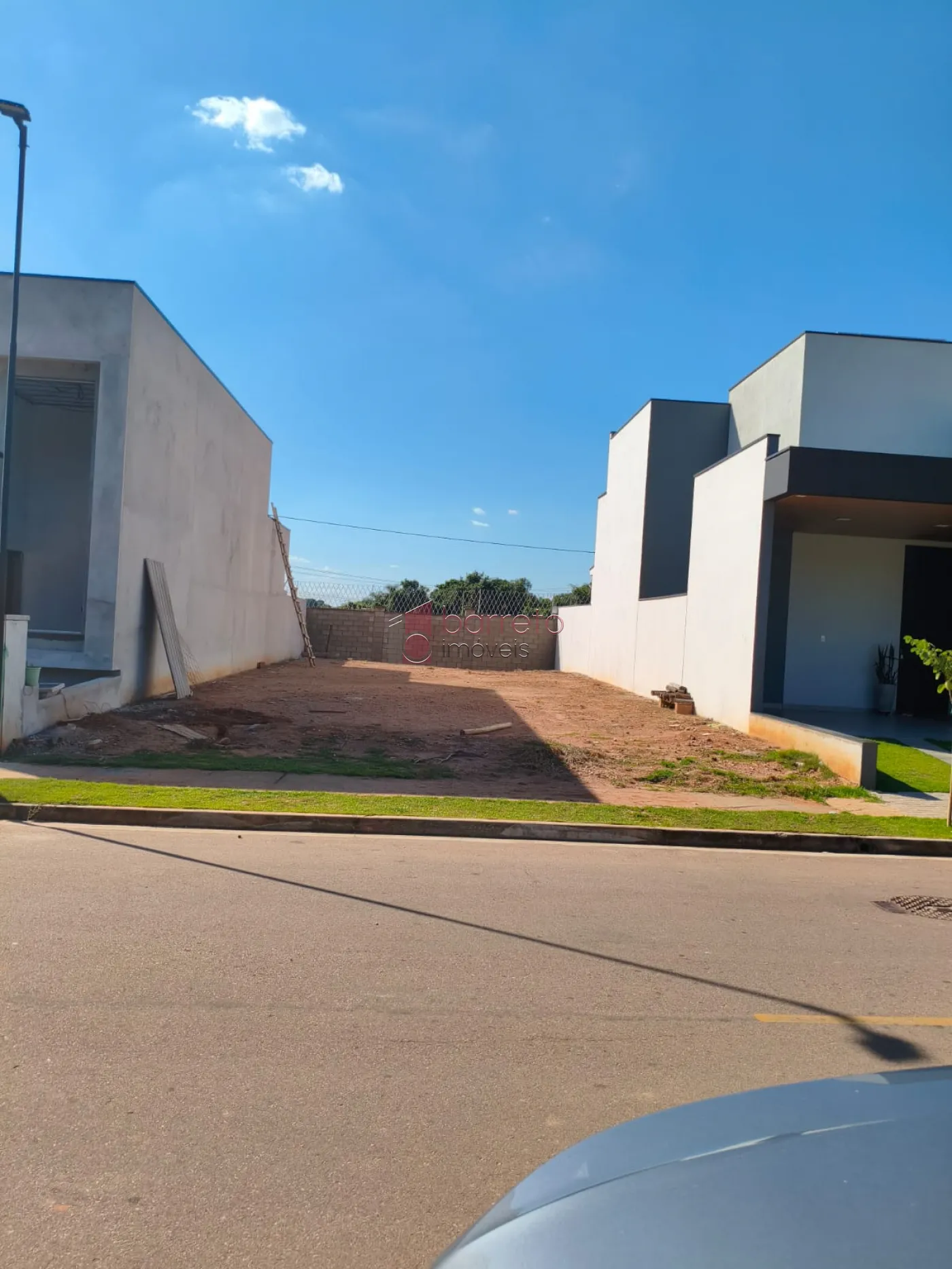 EXCELENTE TERRENO À VENDA NO CONDOMÍNIO CAMPOS DE MEDEIROS EM JUNDIAÍ/SP