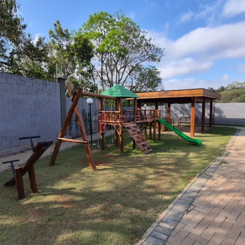 TERRENO À VENDA NO CONDOMÍNIO PARQUE DAS CAMÉLIAS – MEDEIROS – JUNDIAÍ/SP