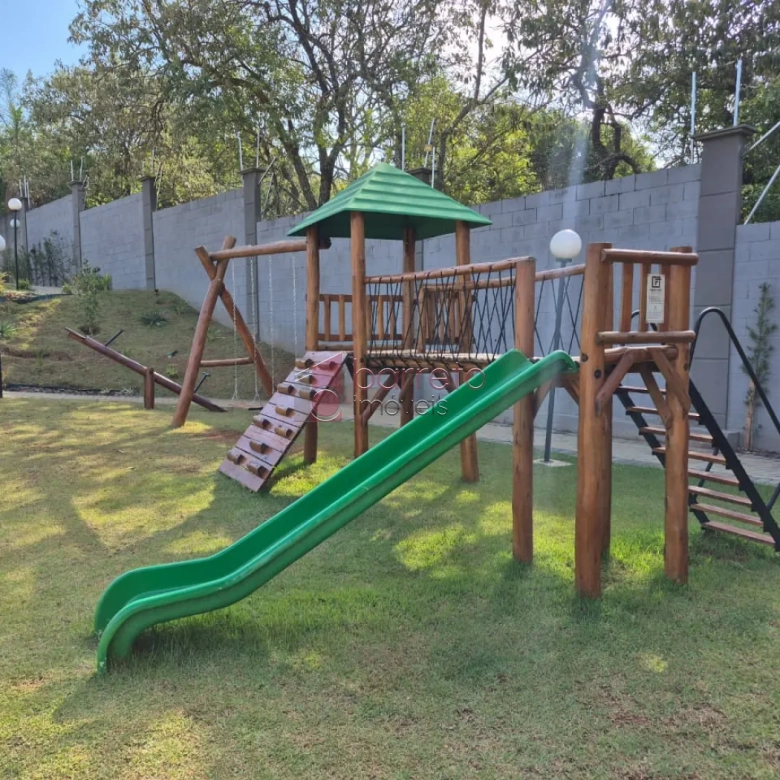 TERRENO À VENDA NO CONDOMÍNIO PARQUE DAS CAMÉLIAS – MEDEIROS – JUNDIAÍ/SP