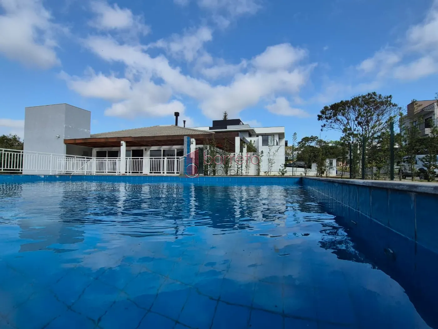 TERRENO À VENDA NO CONDOMÍNIO PARQUE DAS CAMÉLIAS – MEDEIROS – JUNDIAÍ/SP