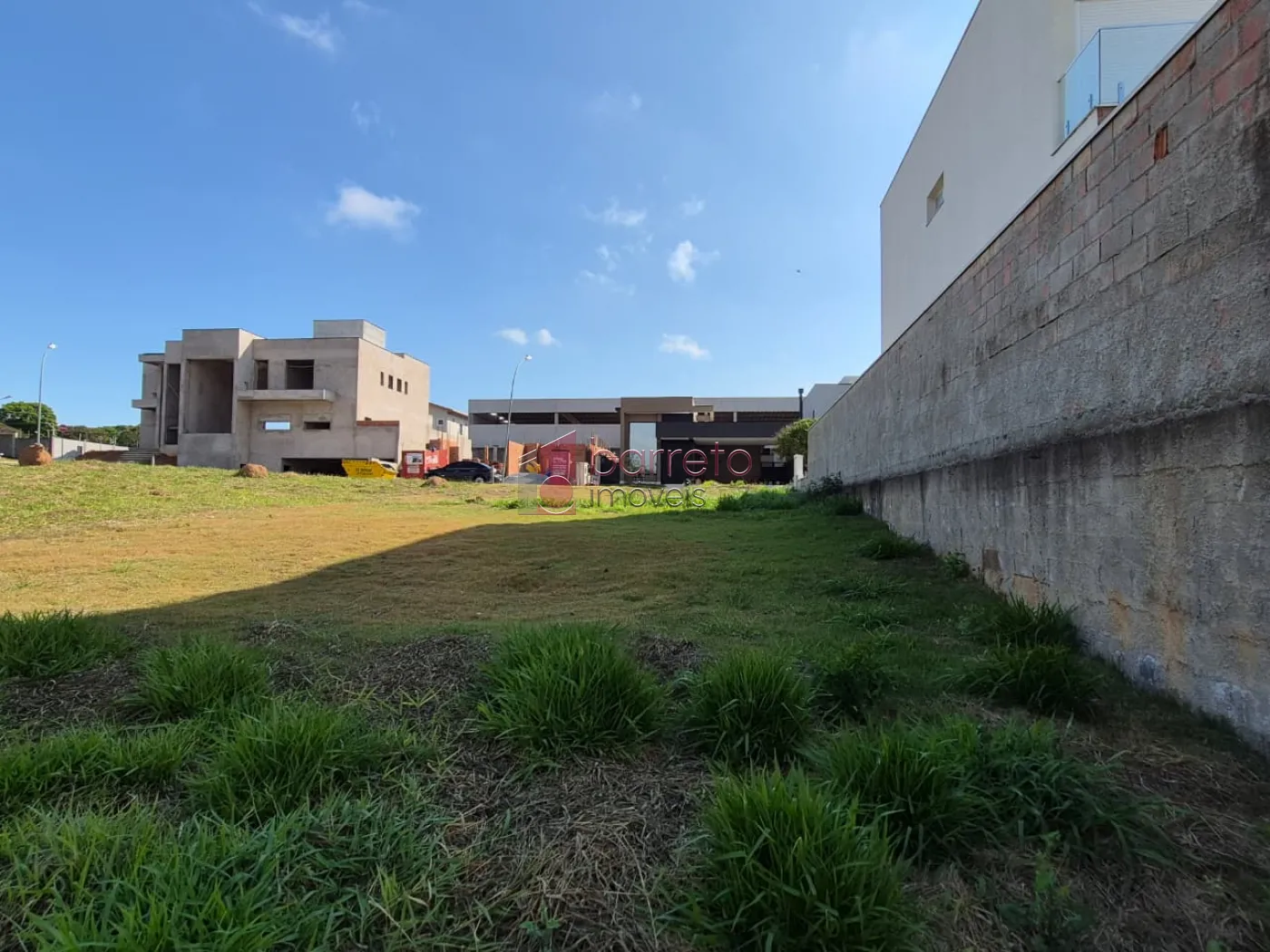TERRENO À VENDA NO CONDOMÍNIO PARQUE DAS CAMÉLIAS – MEDEIROS – JUNDIAÍ/SP