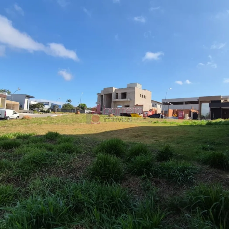 TERRENO À VENDA NO CONDOMÍNIO PARQUE DAS CAMÉLIAS – MEDEIROS – JUNDIAÍ/SP