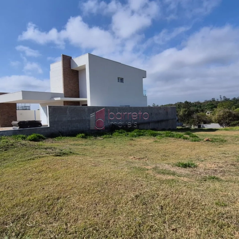 TERRENO À VENDA NO CONDOMÍNIO PARQUE DAS CAMÉLIAS – MEDEIROS – JUNDIAÍ/SP