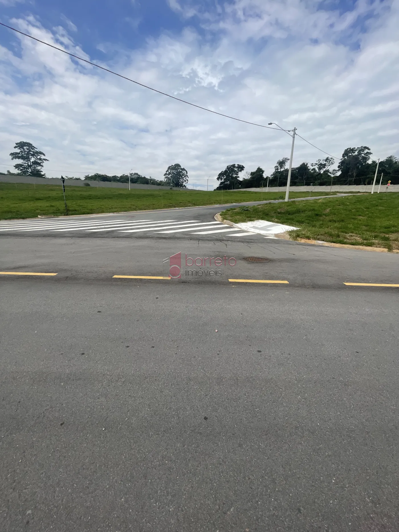 TERRENO À VENDA NO CONDOMÍNIO RESIDENCIAL LAGO AZUL – JUNDIAÍ/SP