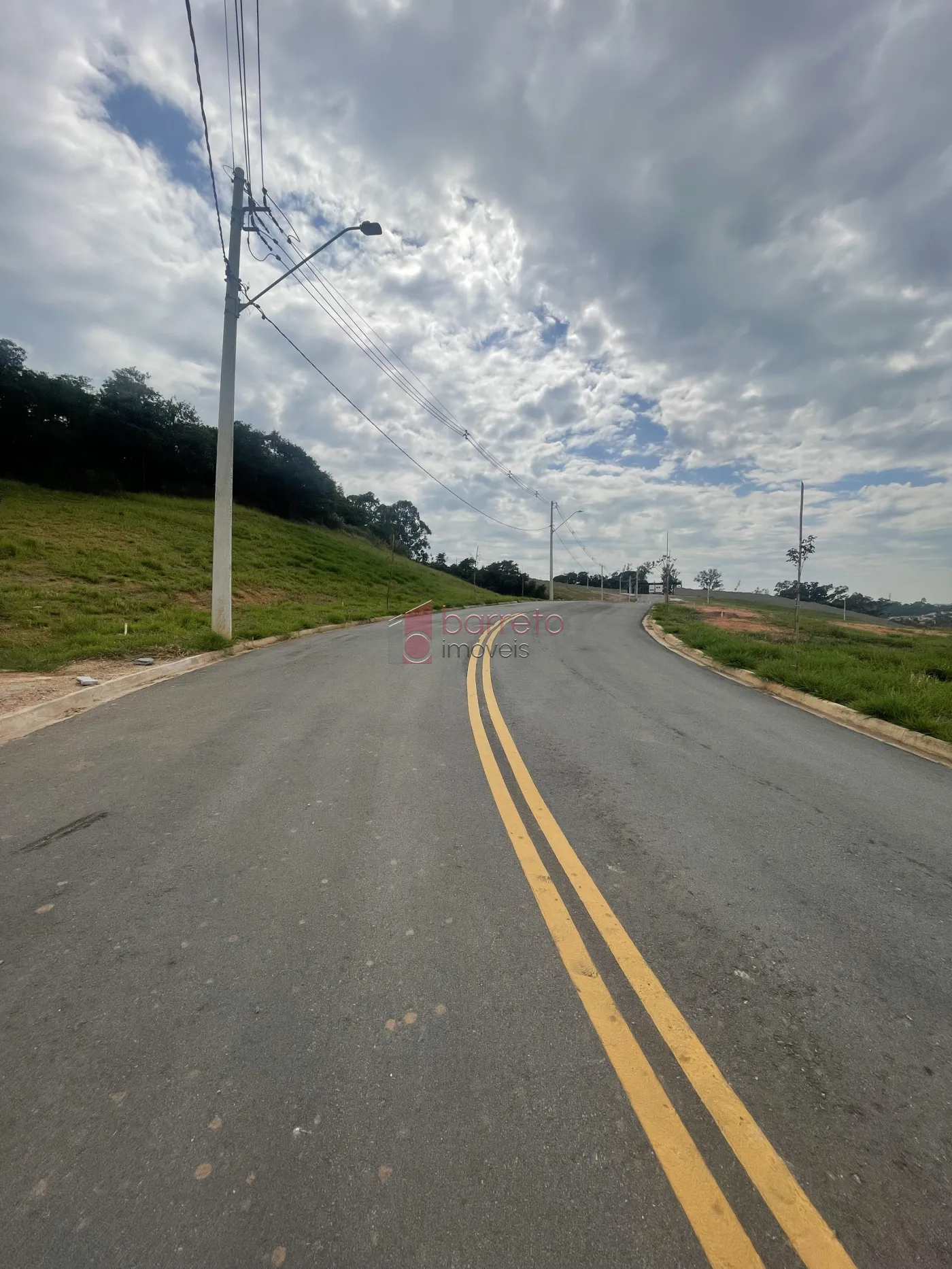 TERRENO À VENDA NO CONDOMÍNIO RESIDENCIAL LAGO AZUL – JUNDIAÍ/SP
