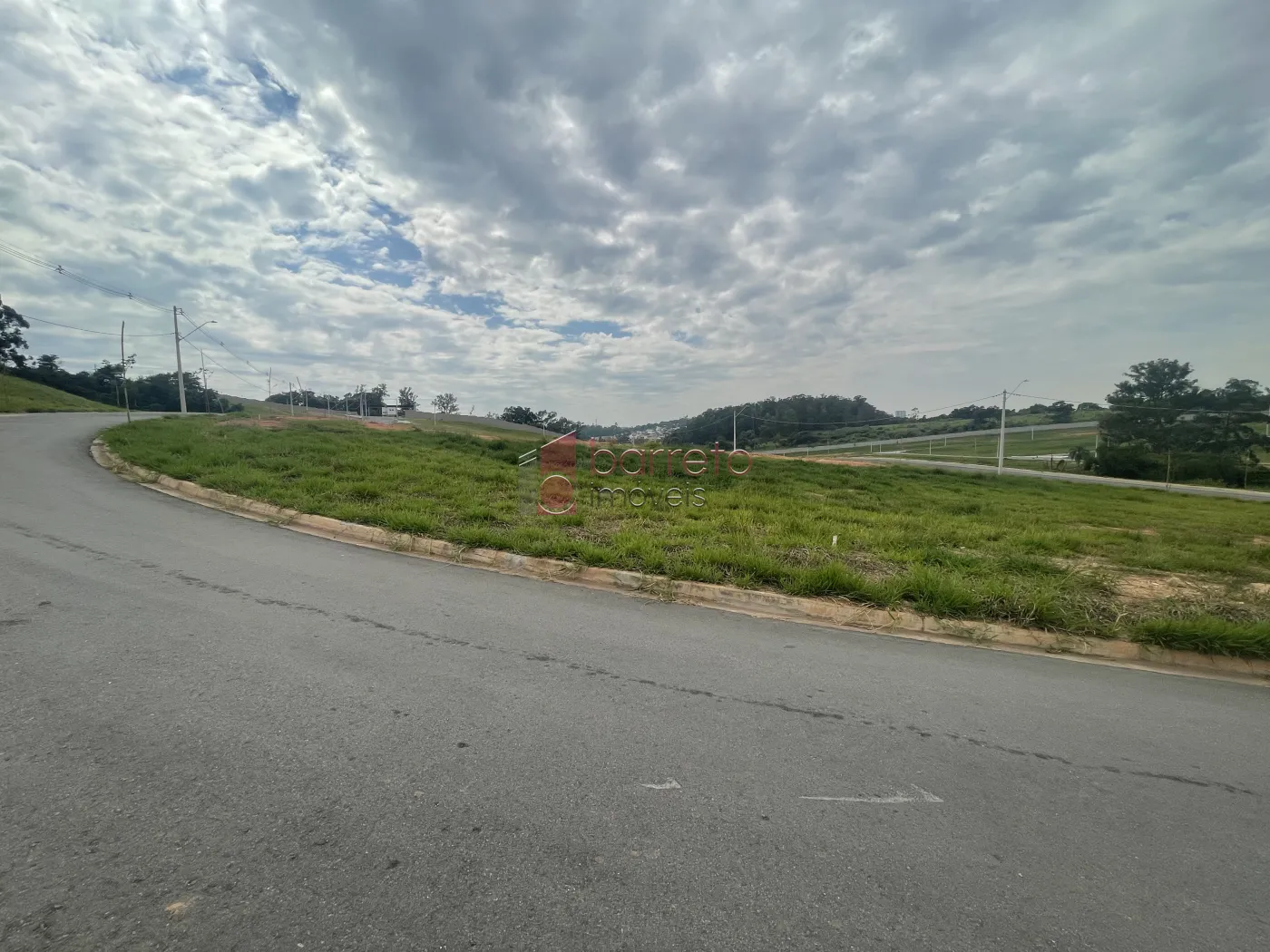 TERRENO À VENDA NO CONDOMÍNIO RESIDENCIAL LAGO AZUL – JUNDIAÍ/SP