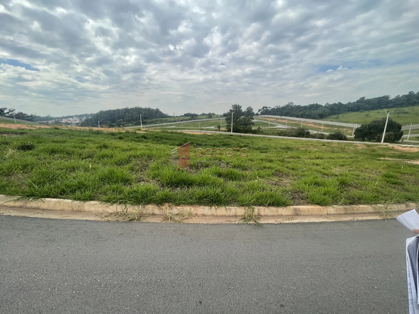 TERRENO À VENDA NO CONDOMÍNIO RESIDENCIAL LAGO AZUL – JUNDIAÍ/SP