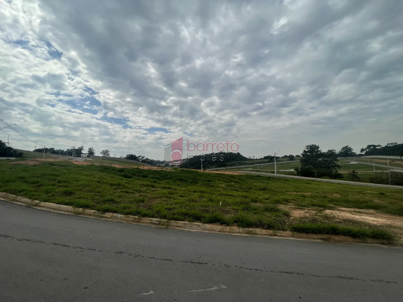 TERRENO À VENDA NO CONDOMÍNIO RESIDENCIAL LAGO AZUL – JUNDIAÍ/SP
