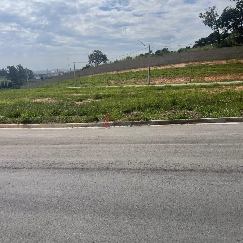 TERRENO À VENDA NO CONDOMÍNIO RESIDENCIAL LAGO AZUL – JUNDIAÍ/SP