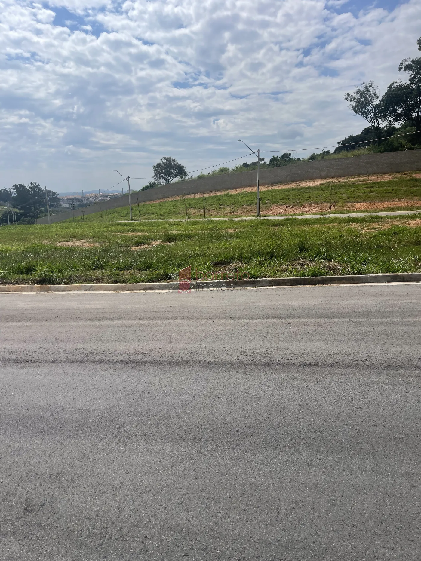 TERRENO À VENDA NO CONDOMÍNIO RESIDENCIAL LAGO AZUL – JUNDIAÍ/SP