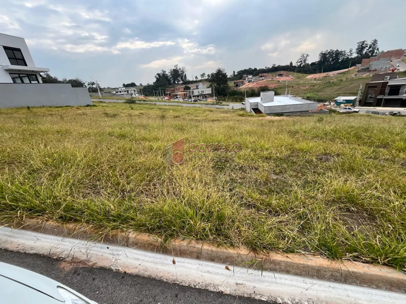 TERRENO À VENDA NO CONDOMÍNIO RESIDENCIAL LAGO AZUL EM JUNDIAÍ/SP
