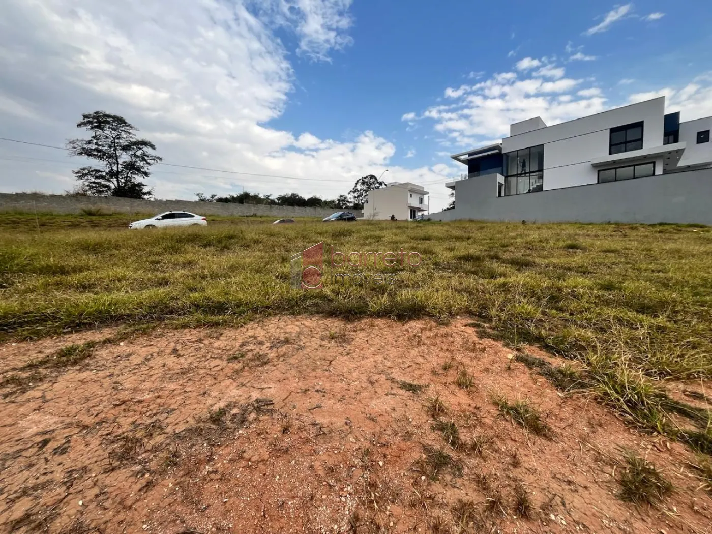 TERRENO À VENDA NO CONDOMÍNIO RESIDENCIAL LAGO AZUL EM JUNDIAÍ/SP