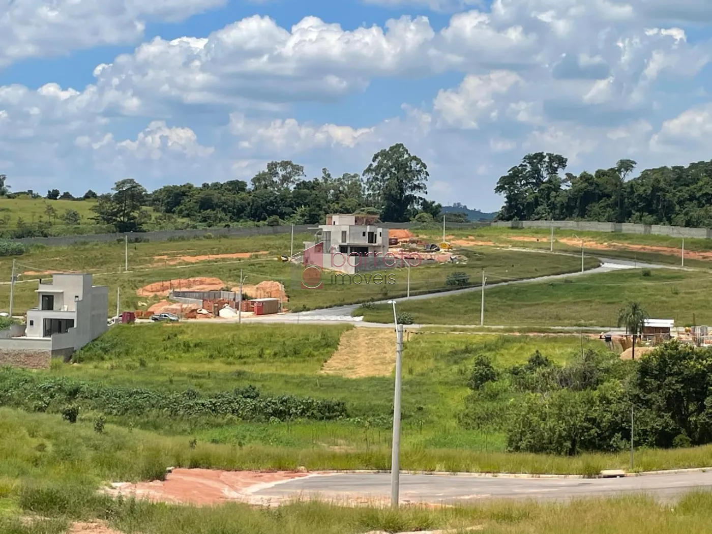 TERRENO À VENDA NO CONDOMÍNIO RESIDENCIAL LAGO AZUL EM JUNDIAÍ/SP