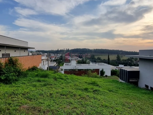 BELO LOTE COM PROJETO APROVADO À VENDA NO CONDOMÍNIO TERRAS DE JUNDIAÍ – BAIRRO CAXAMBU – JUNDIAÍ/SP