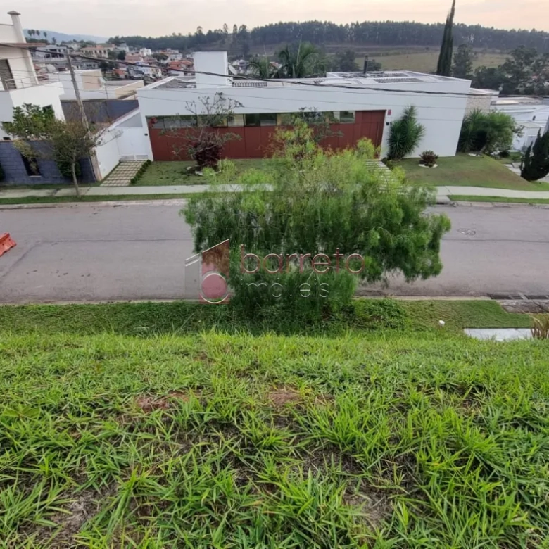 BELO LOTE COM PROJETO APROVADO À VENDA NO CONDOMÍNIO TERRAS DE JUNDIAÍ – BAIRRO CAXAMBU – JUNDIAÍ/SP
