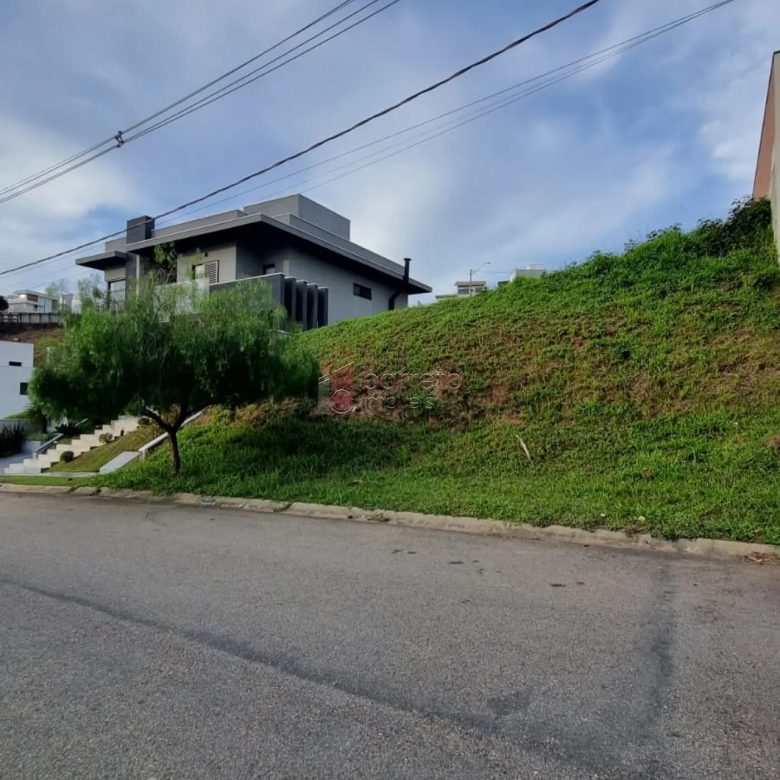BELO LOTE COM PROJETO APROVADO À VENDA NO CONDOMÍNIO TERRAS DE JUNDIAÍ – BAIRRO CAXAMBU – JUNDIAÍ/SP