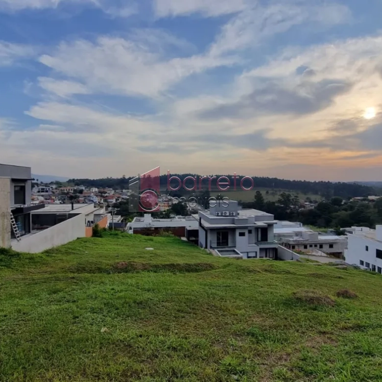 BELO LOTE COM PROJETO APROVADO À VENDA NO CONDOMÍNIO TERRAS DE JUNDIAÍ – BAIRRO CAXAMBU – JUNDIAÍ/SP