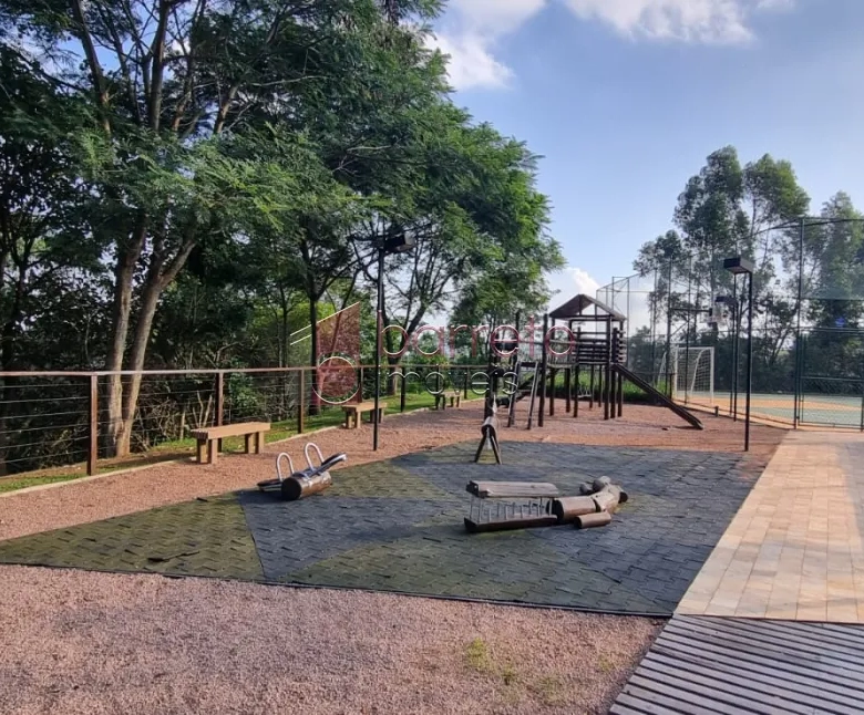 BELO LOTE COM PROJETO APROVADO À VENDA NO CONDOMÍNIO TERRAS DE JUNDIAÍ – BAIRRO CAXAMBU – JUNDIAÍ/SP