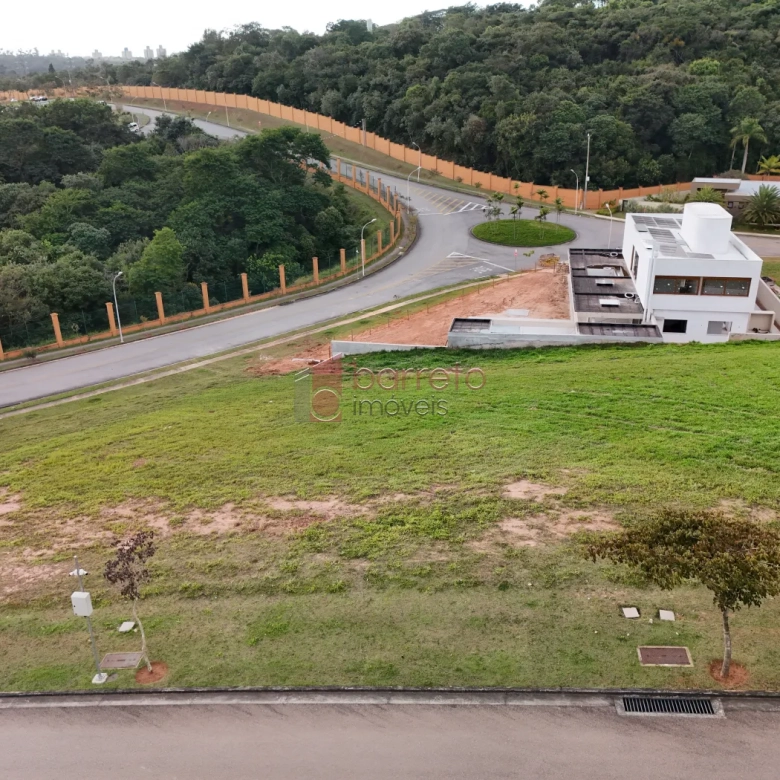 TERRENO À VENDA NO CONDOMÍNIO ALPHAVILLE JUNDIAÍ 1 EM JUNDIAÍ/SP