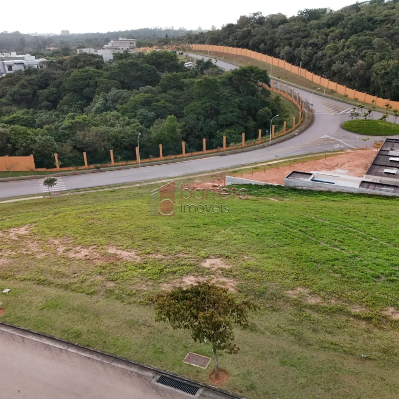 TERRENO À VENDA NO CONDOMÍNIO ALPHAVILLE JUNDIAÍ 1 EM JUNDIAÍ/SP