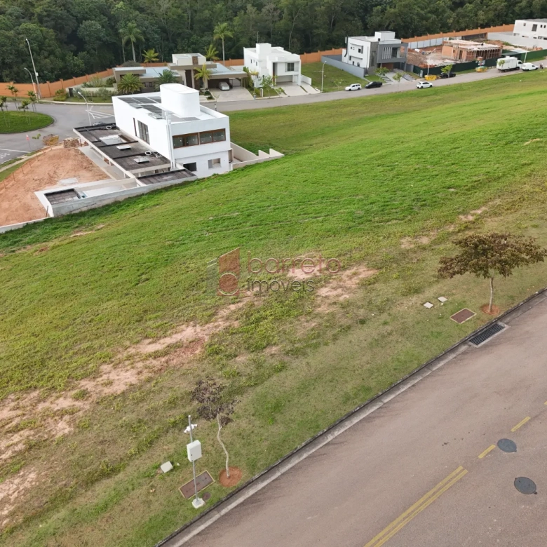 TERRENO À VENDA NO CONDOMÍNIO ALPHAVILLE JUNDIAÍ 1 EM JUNDIAÍ/SP