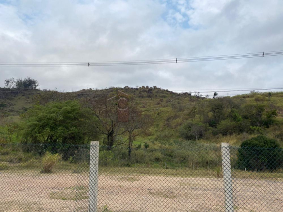OPORTUNIDADE DE INVESTIMENTO EM ÀREA DE 36.000 MT²  ÀS MARGENS DA ROD. ANHANGUERA