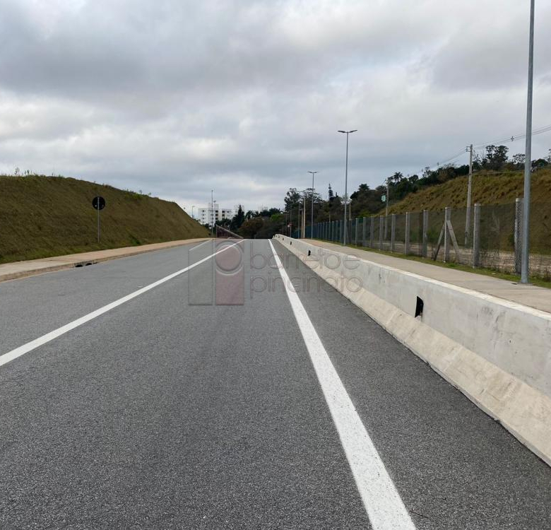 OPORTUNIDADE DE INVESTIMENTO EM ÀREA DE 36.000 MT²  ÀS MARGENS DA ROD. ANHANGUERA