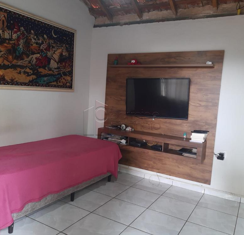 TERRENO COM CASA ANTIGA À VENDA NO JARDIM SANTA TERESA – JUNDIAÍ/SP