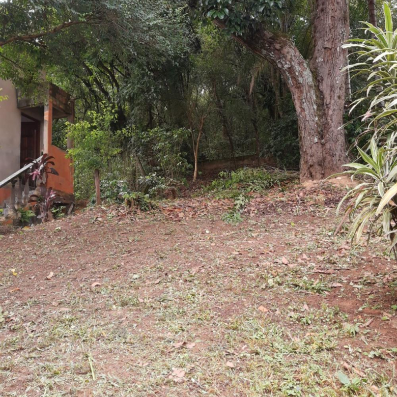 TERRENO COM CASA ANTIGA À VENDA NO JARDIM SANTA TERESA – JUNDIAÍ/SP