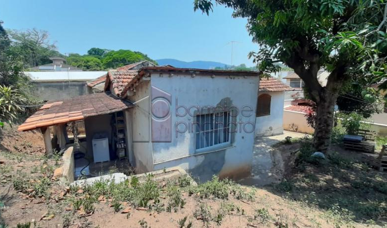 TERRENO COM CASA ANTIGA À VENDA NO JARDIM SANTA TERESA – JUNDIAÍ/SP