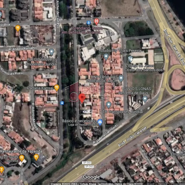 Oportunidade de investimento, terreno com possibilidade mista (Comercial ou Residencial)