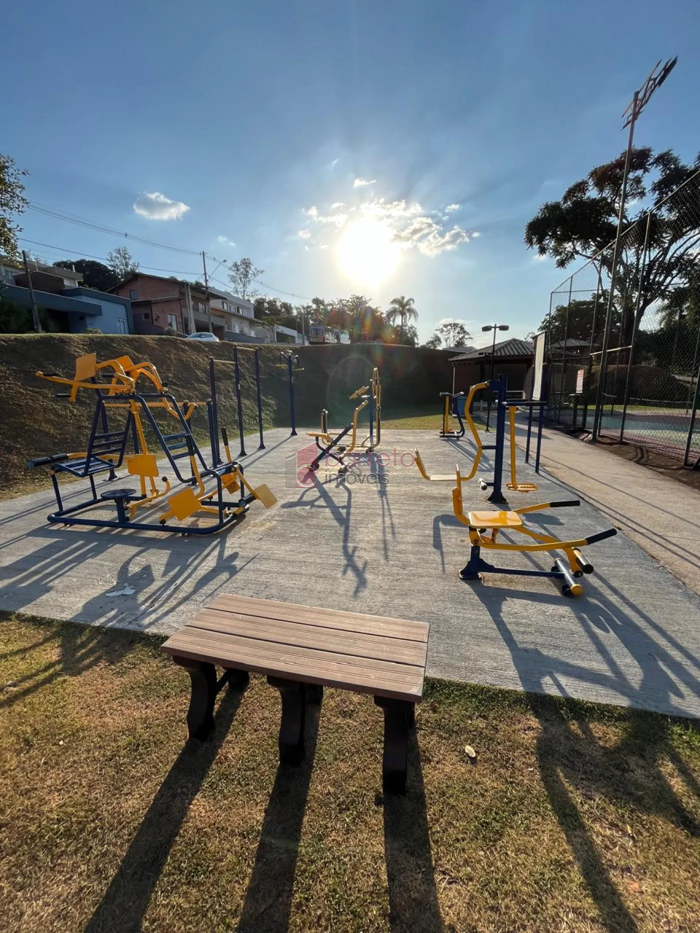TERRENO À VENDA NO CONDOMÍNIO RESERVA SANTA ISABEL II – LOUVEIRA/SP