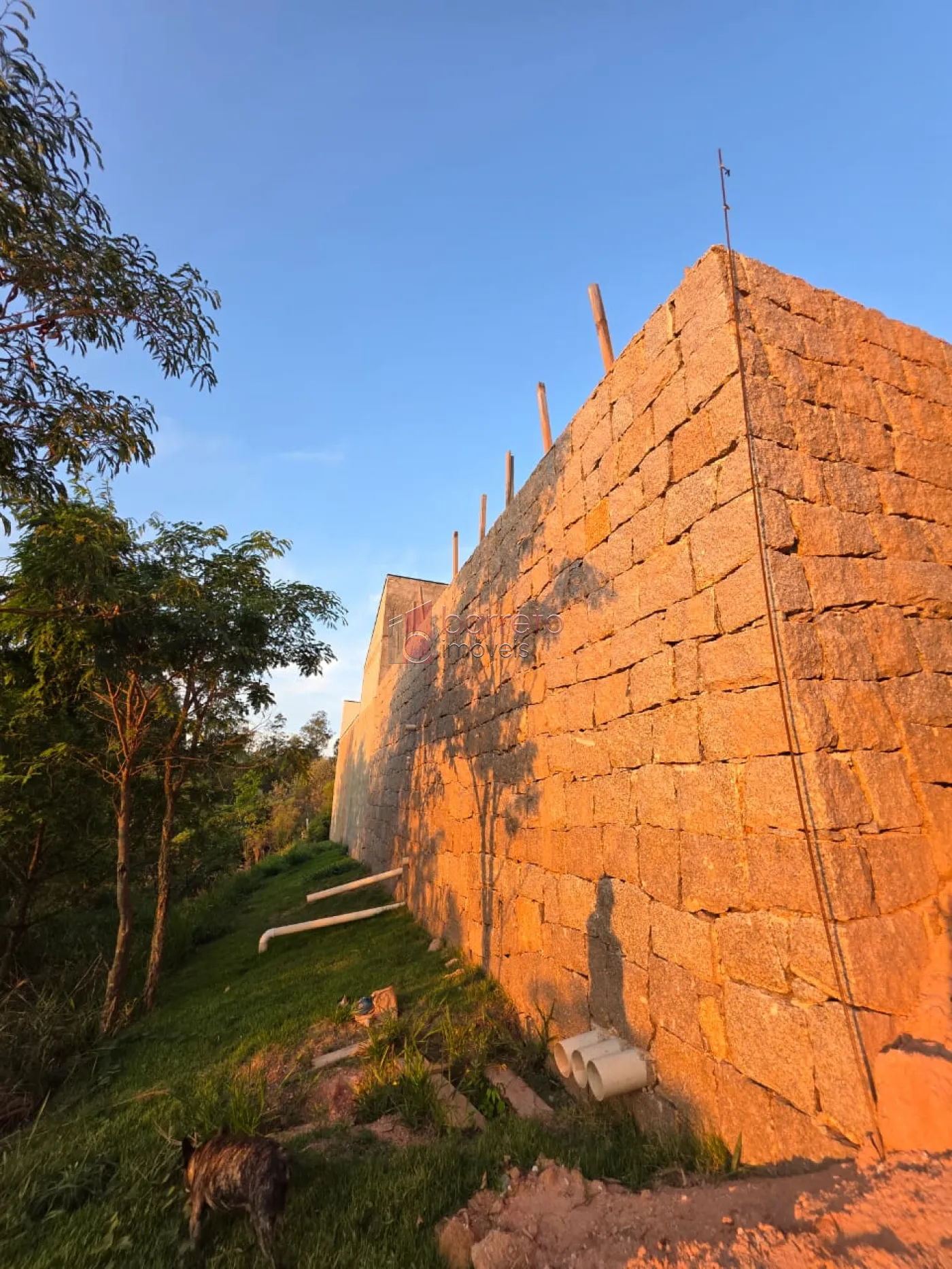 TERRENO À VENDA NO CONDOMÍNIO RESERVA JATOBÁS EM LOUVEIRA/SP
