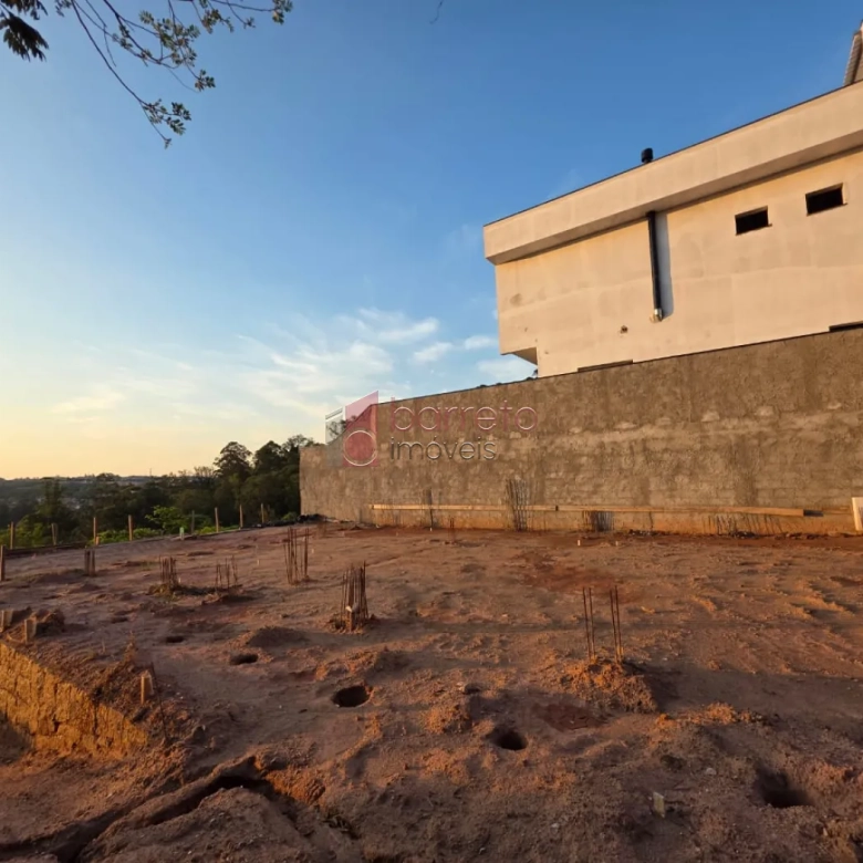 TERRENO À VENDA NO CONDOMÍNIO RESERVA JATOBÁS EM LOUVEIRA/SP