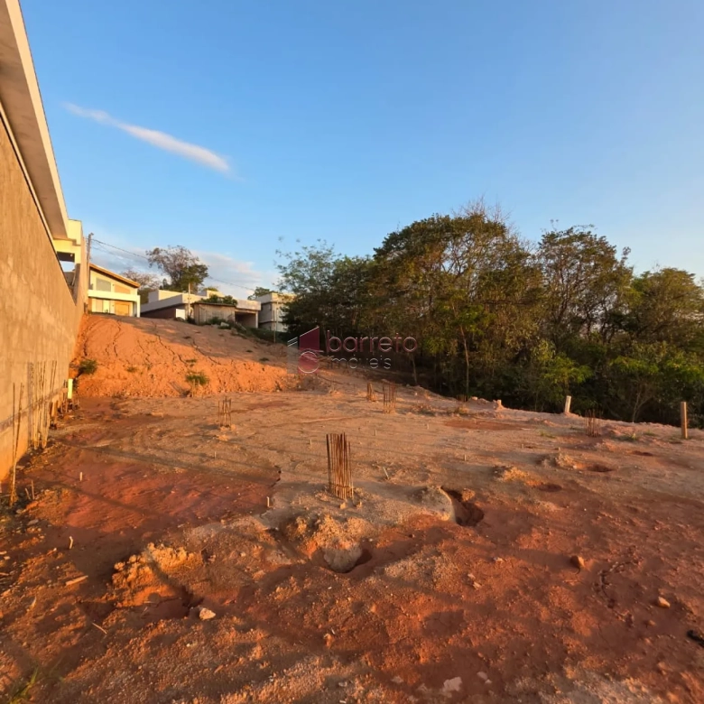 TERRENO À VENDA NO CONDOMÍNIO RESERVA JATOBÁS EM LOUVEIRA/SP