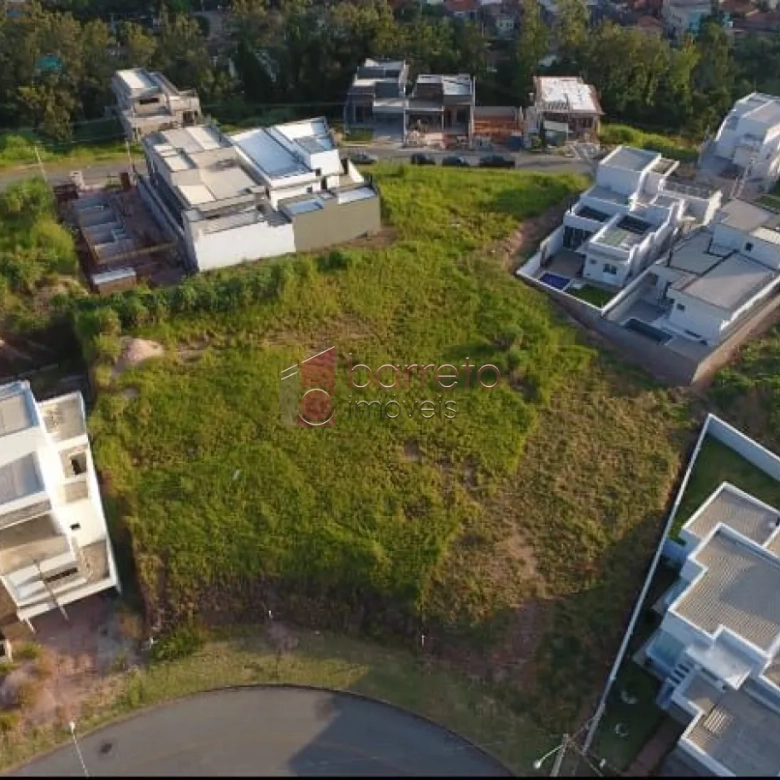 TERRENO À VENDA NO CONDOMÍNIO RESERVA JATOBÁS EM LOUVEIRA/SP