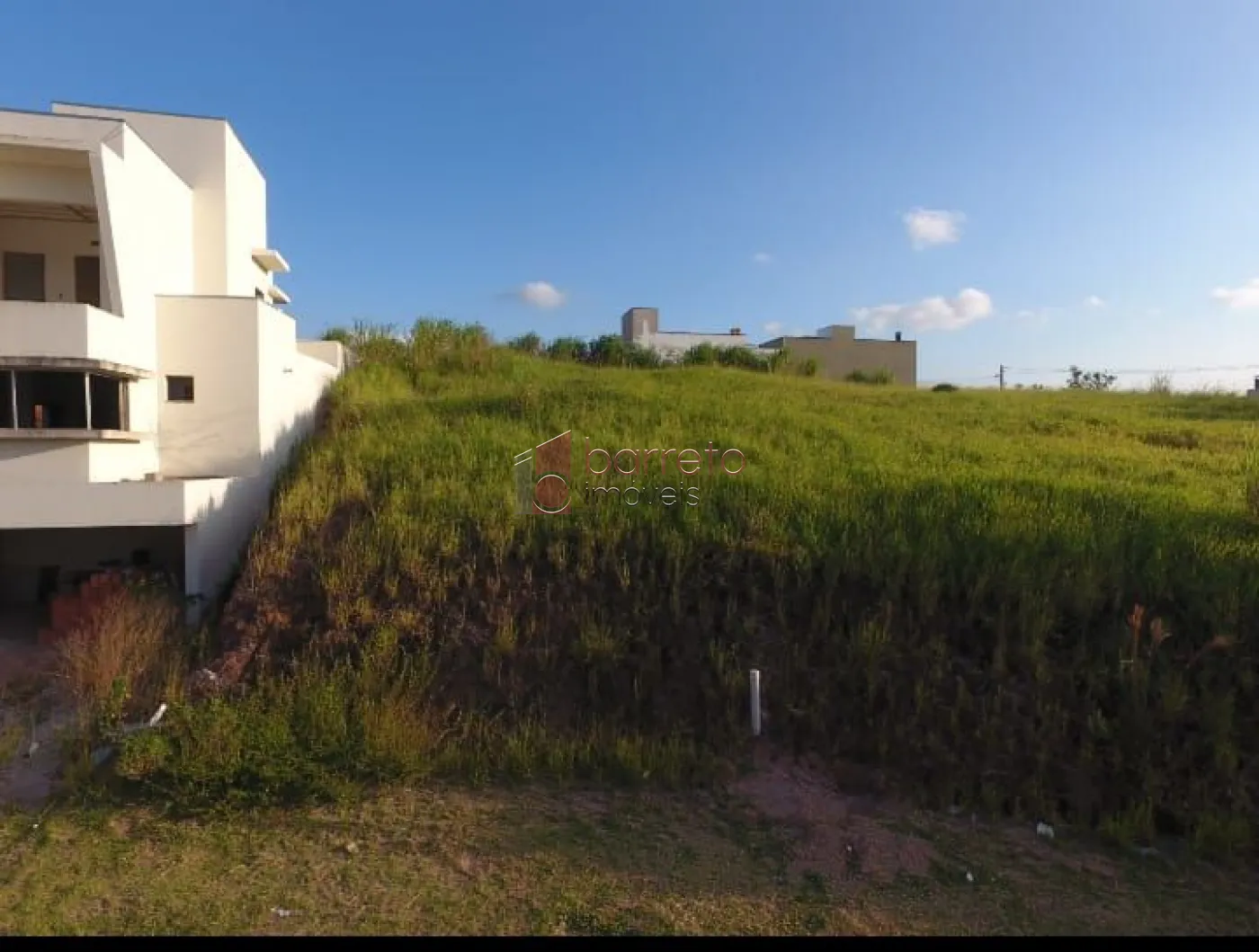 TERRENO À VENDA NO CONDOMÍNIO RESERVA JATOBÁS EM LOUVEIRA/SP