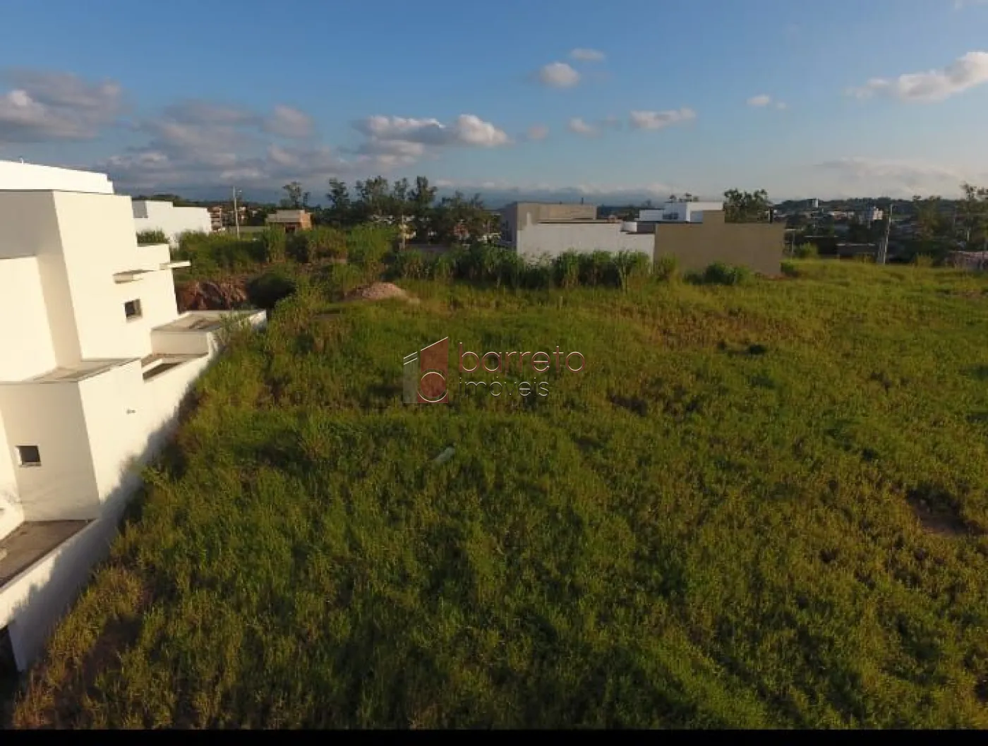 TERRENO À VENDA NO CONDOMÍNIO RESERVA JATOBÁS EM LOUVEIRA/SP