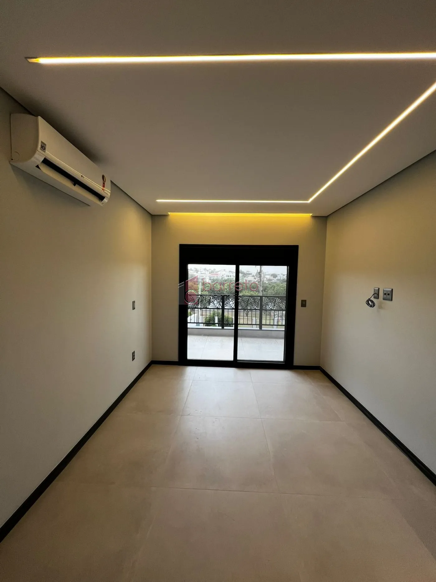 CASA À VENDA NO CONDOMÍNIO PALMEIRAS IMPERIAIS – ITAPECERICA – SALTO/SP