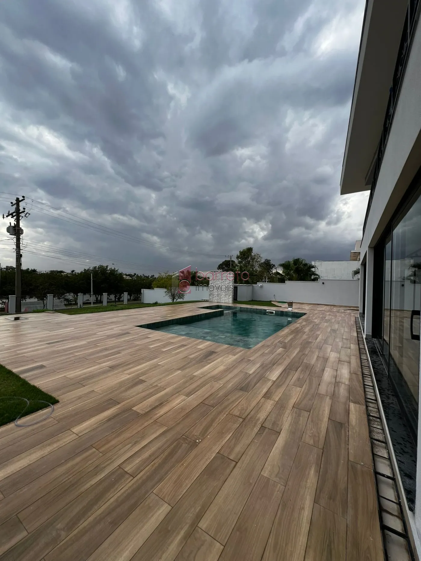CASA À VENDA NO CONDOMÍNIO PALMEIRAS IMPERIAIS – ITAPECERICA – SALTO/SP