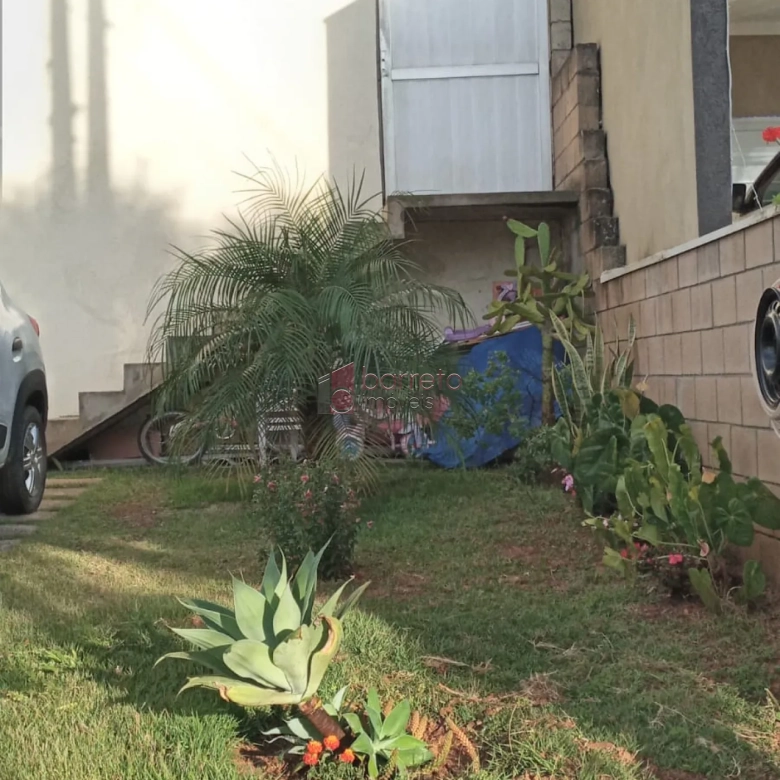 CASA À VENDA NO CONDOMÍNIO CHACUR – VÁRZEA PAULISTA/SP