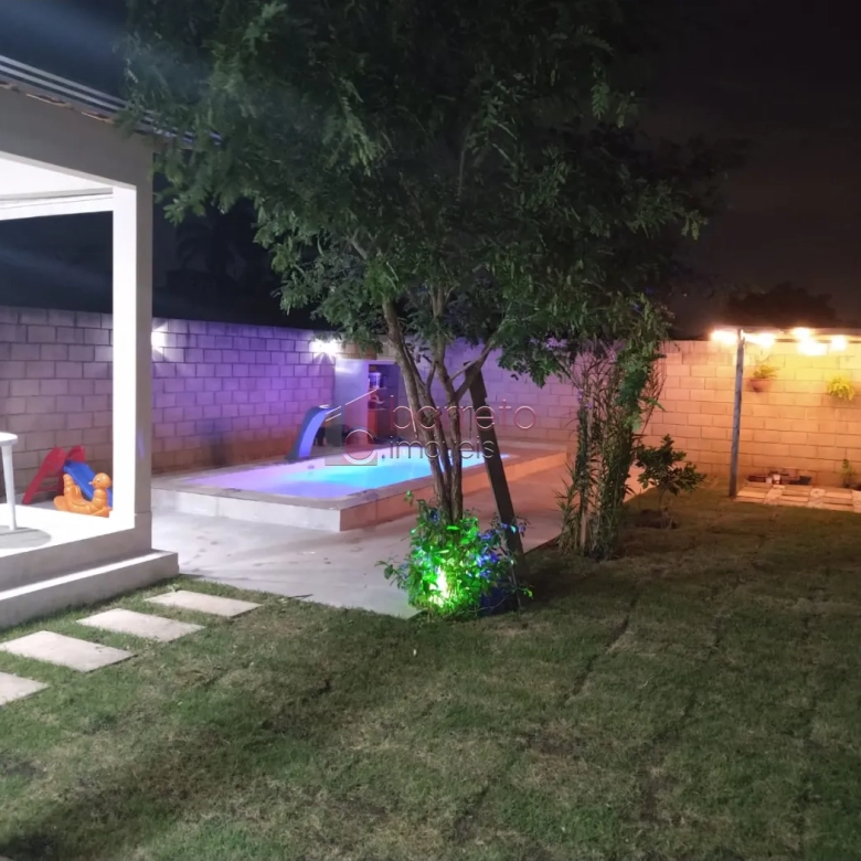 CASA À VENDA NO CONDOMÍNIO CHACUR – VÁRZEA PAULISTA/SP