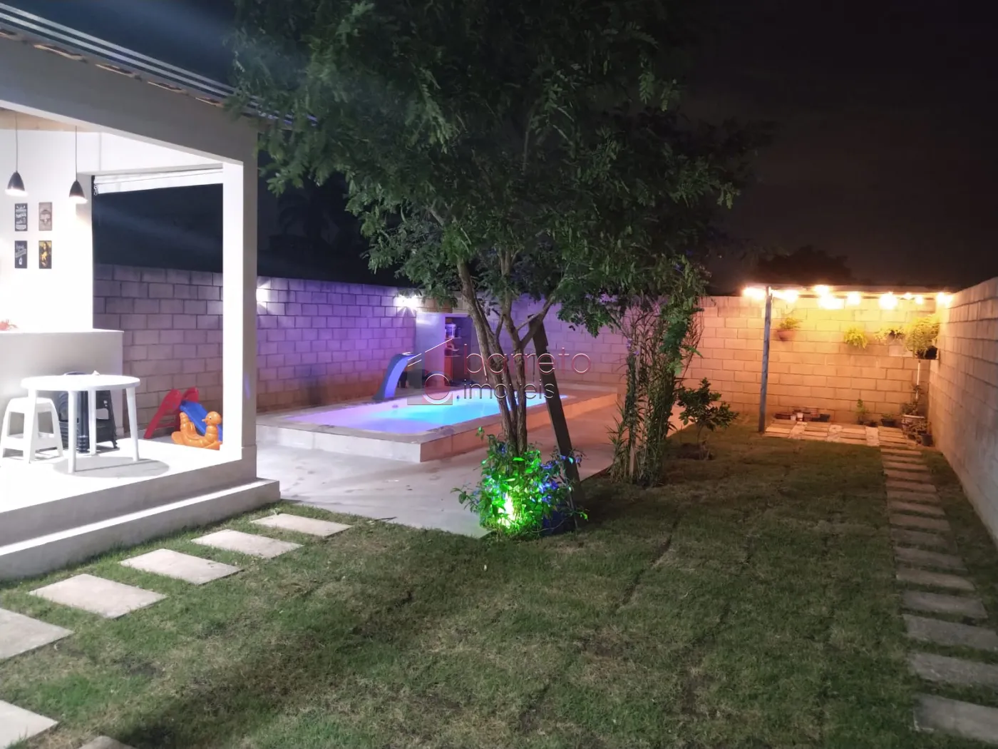 CASA À VENDA NO CONDOMÍNIO CHACUR – VÁRZEA PAULISTA/SP