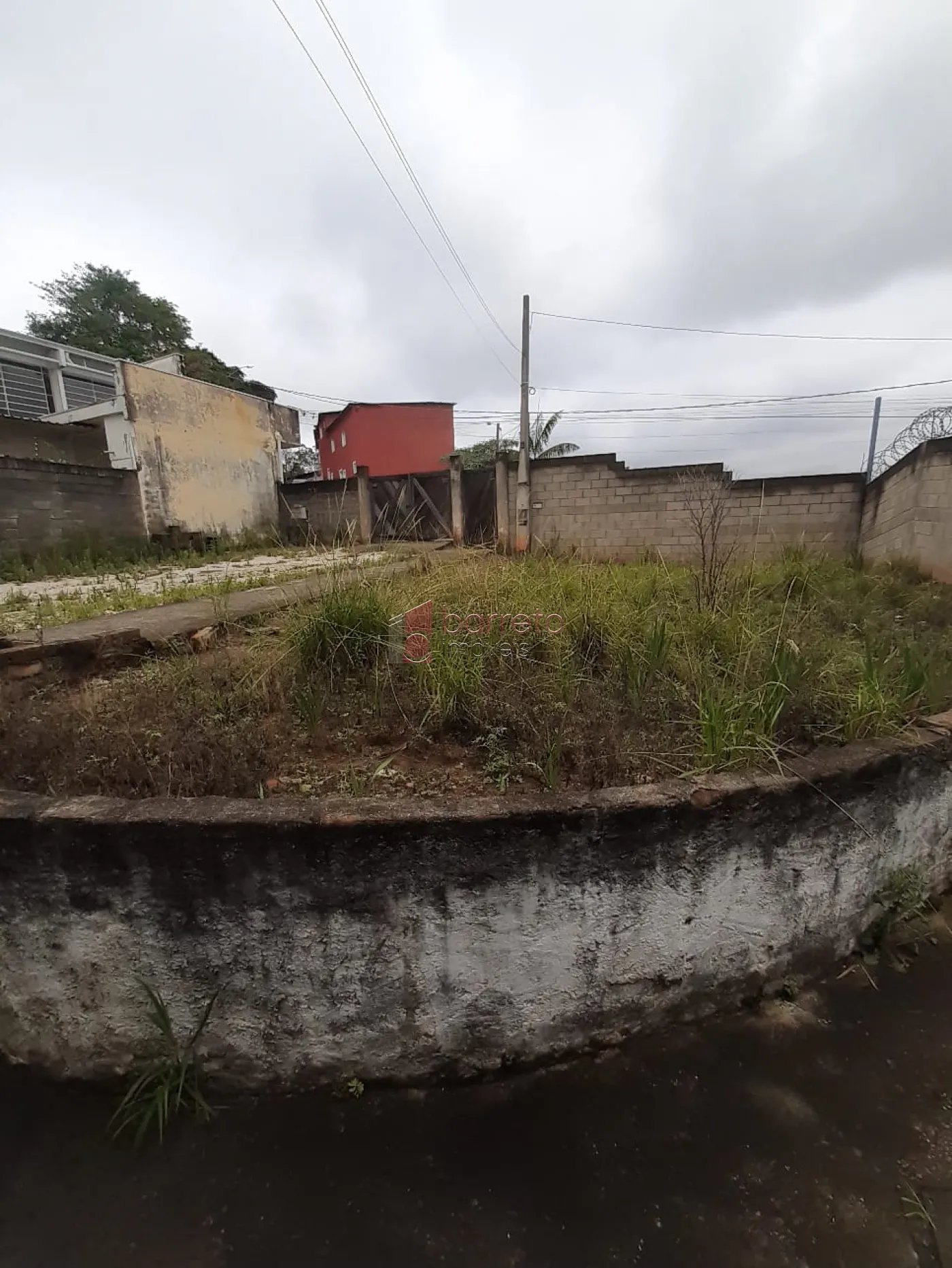CASA À VENDA NO SETOR INDUSTRIAL CHÁCARAS SANTA MARTHA – VÁRZEA PAULISTA/SP