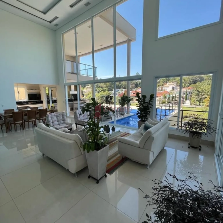 CASA À VENDA NO CONDOMÍNIO ESTÂNCIA MARAMBAIA EM VINHEDO/SP